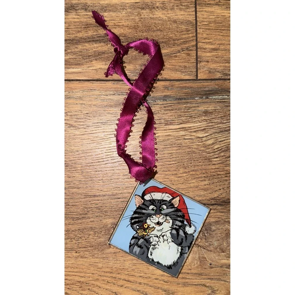 The Unbranded Brand ribbon can